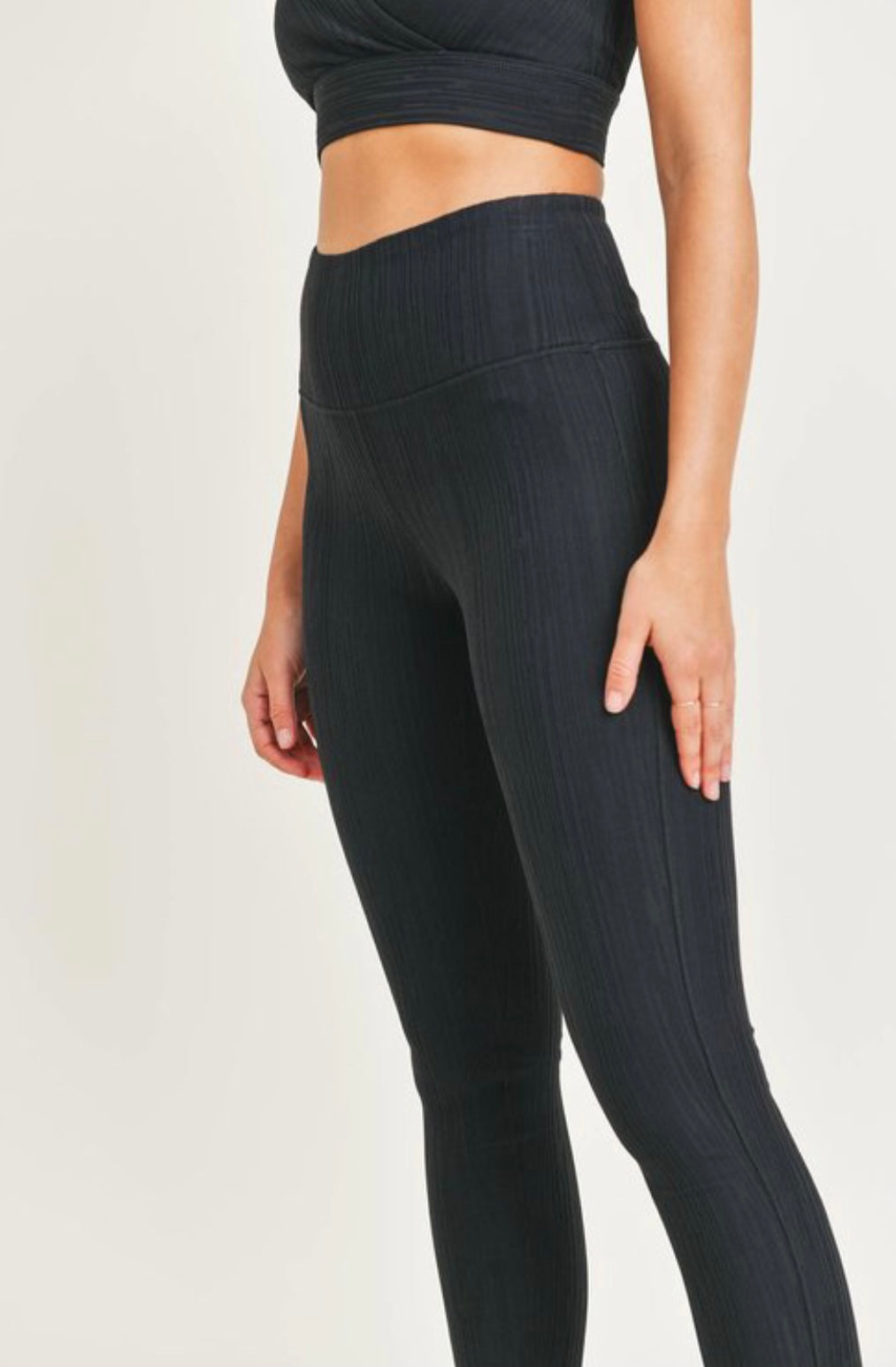 Lululemon black size 6 cropped leggings preppy activewear athleisure cute  comfy - $45 - From Abby